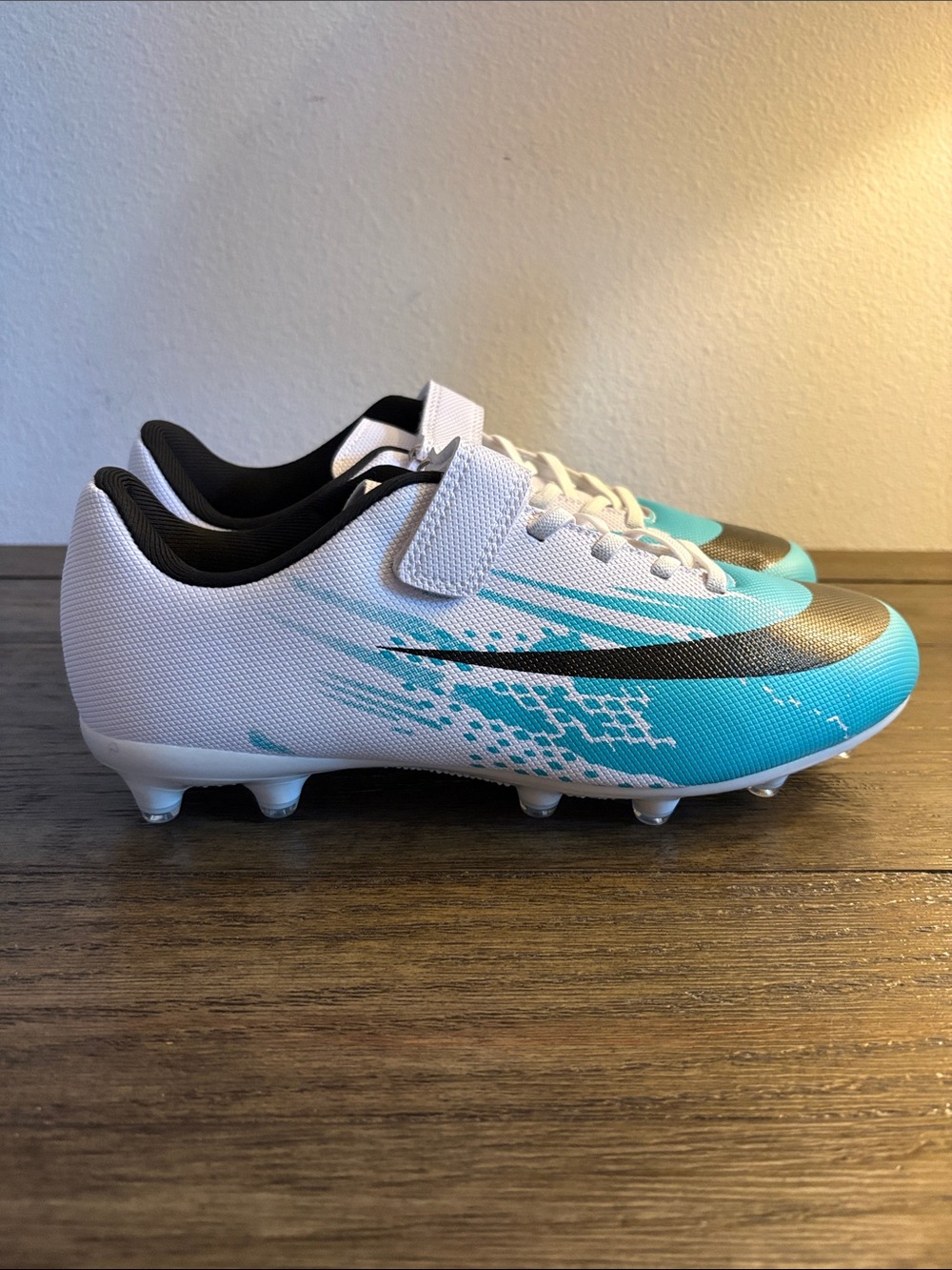 NEW Soccer Football Outdoor Cleats Boots Velcro Teal White Men’s 7.5 / W 9.0 - Picture 3 of 11